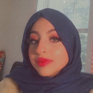 Meet your Posher, Issra